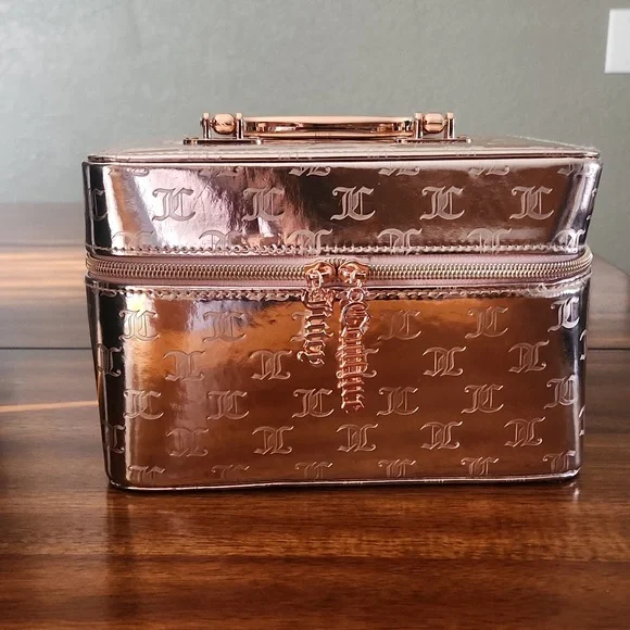 Juicy Couture Metallic Rose Gold Travel Cosmetic Case - Picture 1 of 16